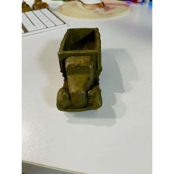 1930's Barr Rubber 1935 Ford Army Cargo Truck White Rubber Tires - Picture 4 of 5